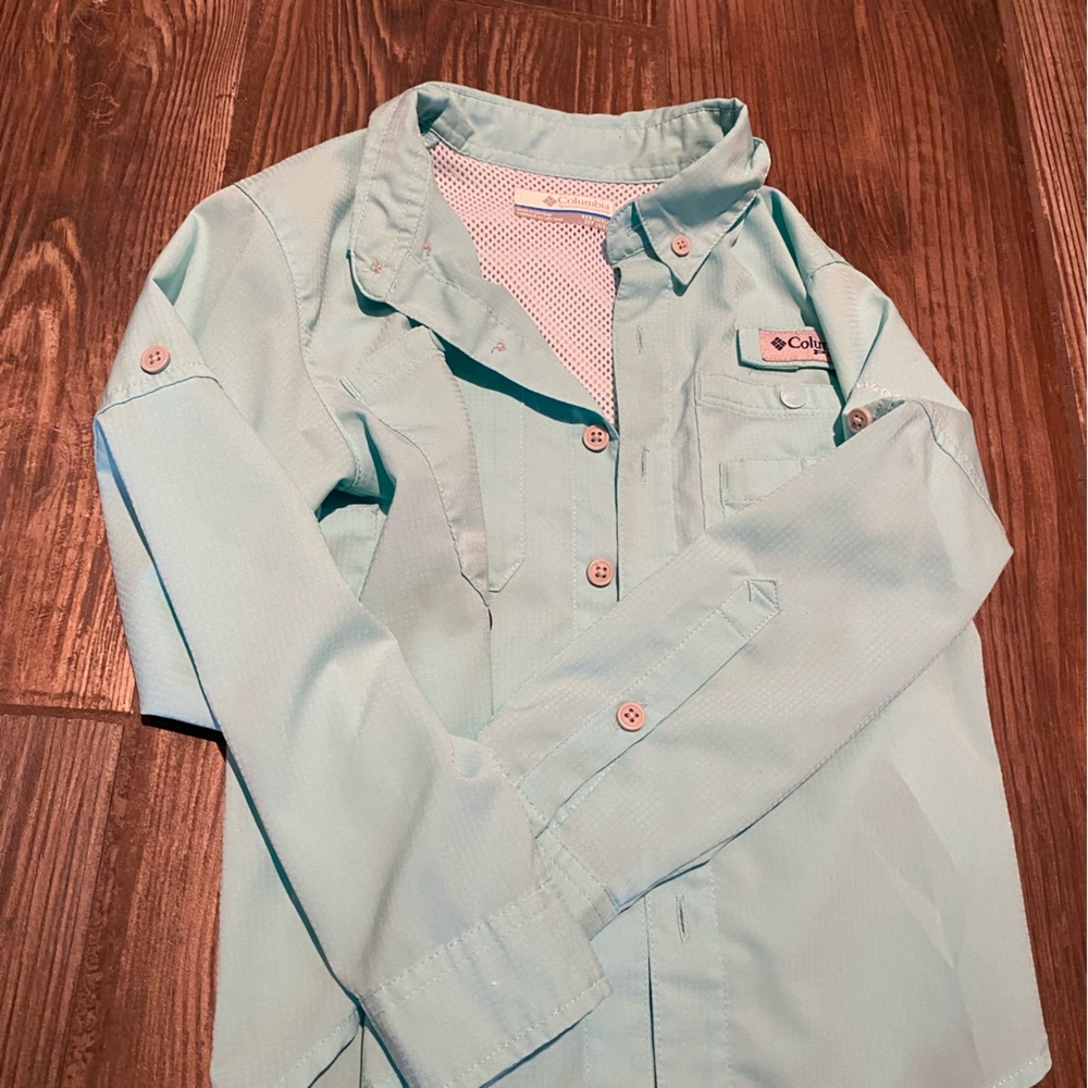 Columbia shirts, XXS 4/5 youth. Great for sun protection! Price is for two